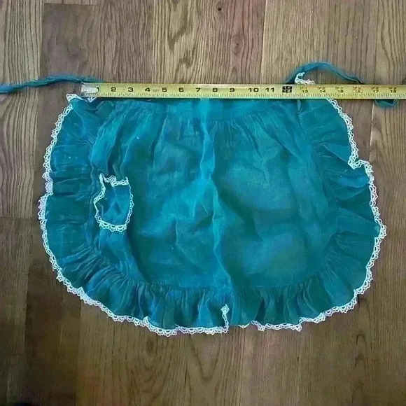 Vintage Christmas Apron - Picture 2 of 2